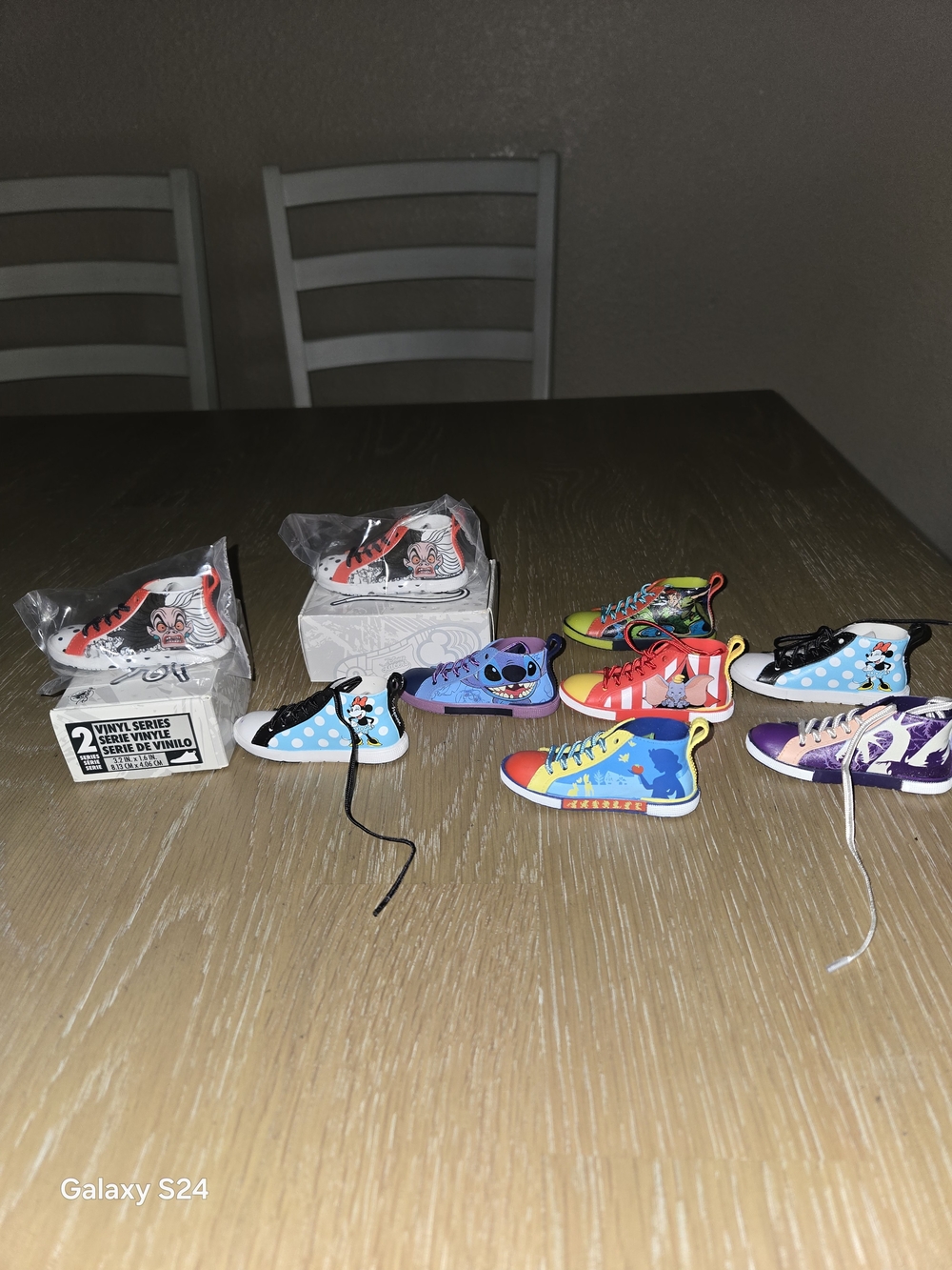 Disney Lacers Lot 9f 9 Shoe Collectible Stitch Minnie Snow White dumbo Peter Pan